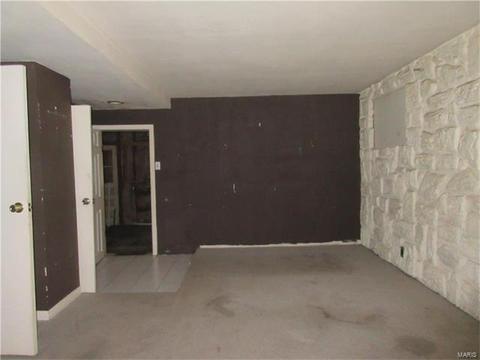 3325 Fee Fee Rd, Bridgeton, MO 63044 photo 8