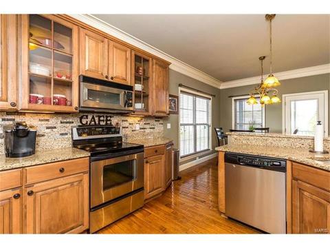 31 Orchid Ct, O'fallon, MO 63366 photo 2