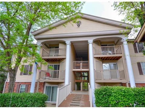 725 Ridgeside Dr #H, Ballwin, MO 63021 photo 1