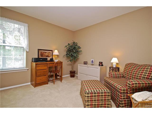 102 Waldens Oak Ct, Ballwin, MO 63011 photo 25
