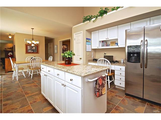 102 Waldens Oak Ct, Ballwin, MO 63011 photo 13