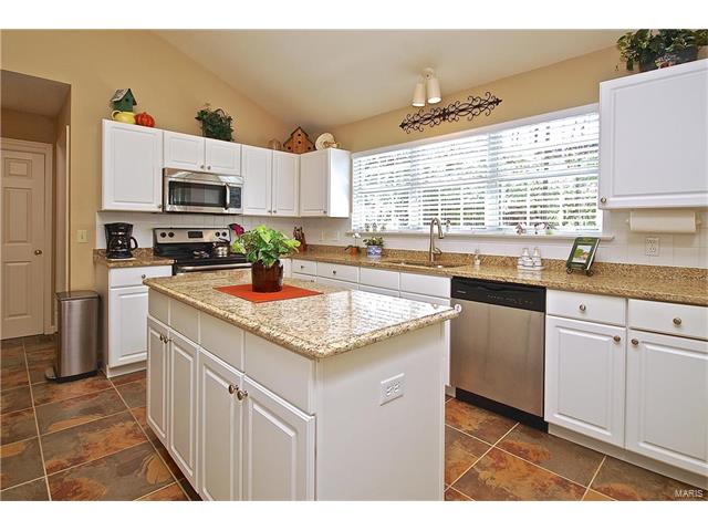102 Waldens Oak Ct, Ballwin, MO 63011 photo 15
