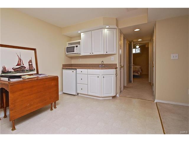 102 Waldens Oak Ct, Ballwin, MO 63011 photo 31