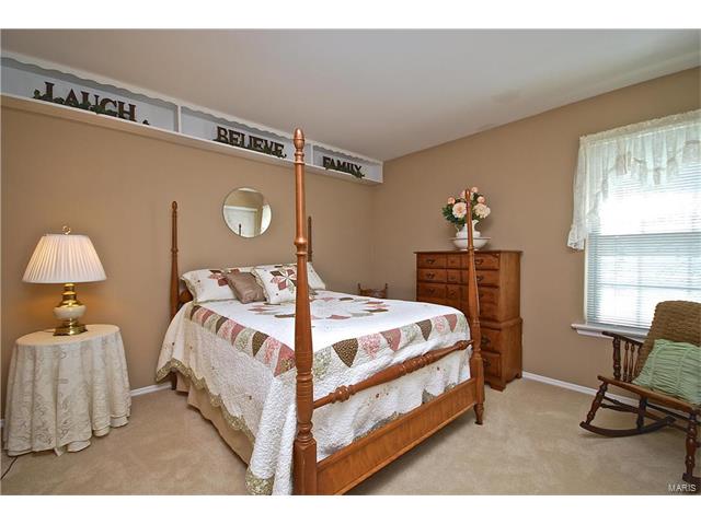 102 Waldens Oak Ct, Ballwin, MO 63011 photo 27