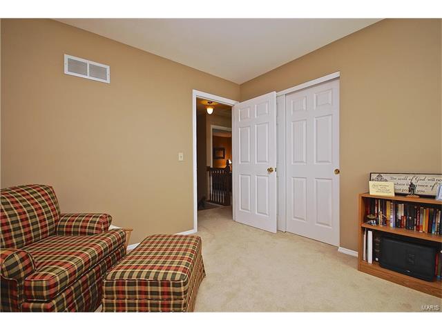 102 Waldens Oak Ct, Ballwin, MO 63011 photo 24