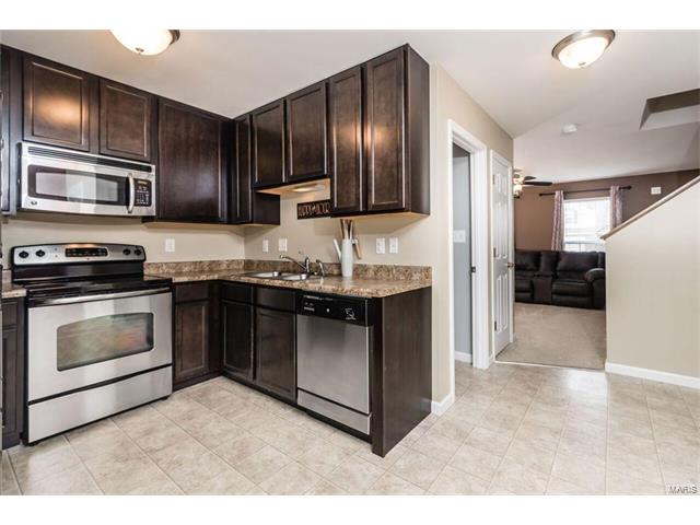 407 Wild Oak Dr, O'fallon, MO 63368 photo 9