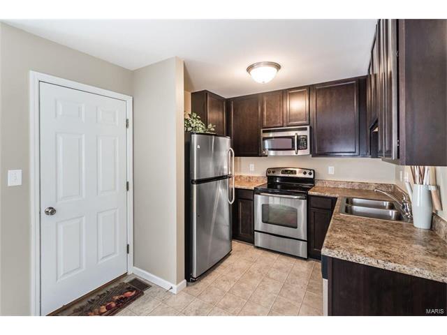 407 Wild Oak Dr, O'fallon, MO 63368 photo 3