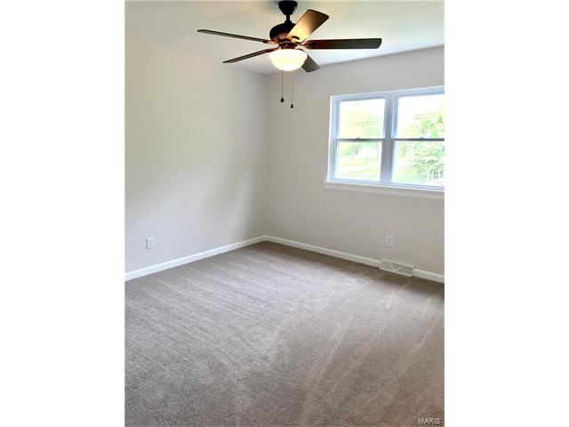 433 Fairview, Ballwin, MO 63021 photo 13