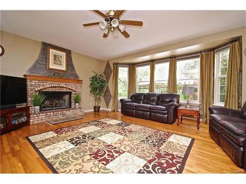 421 Kacey Ln, Ballwin, MO 63021 photo 10