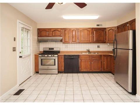 338 Providence Rd, Ballwin, MO 63011 photo 9