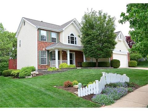 1150 Westrun Dr, Ballwin, MO 63021 photo 1
