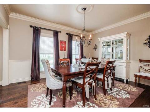 635 Avondale Dr, Saint Peters, MO 63376 photo 3