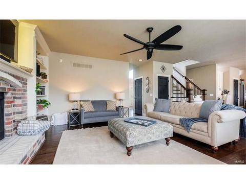 635 Avondale Dr, Saint Peters, MO 63376 photo 2