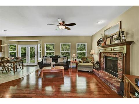 1065 Green Briar Hills Dr, O'fallon, MO 63366 photo 10