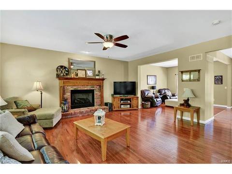 1065 Green Briar Hills Dr, O'fallon, MO 63366 photo 11