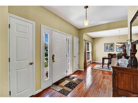 1065 Green Briar Hills Dr, O'fallon, MO 63366 photo 4