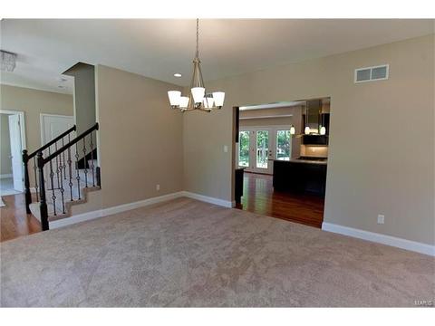 306 Essen Ln, Ballwin, MO 63021 photo 11
