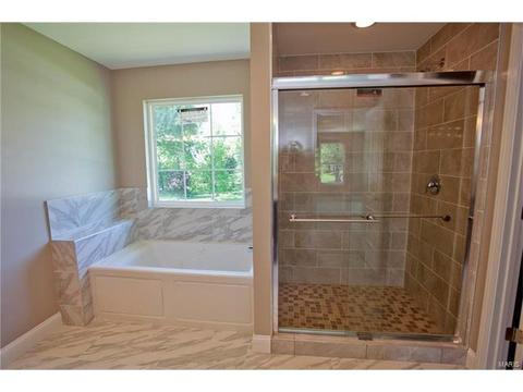 306 Essen Ln, Ballwin, MO 63021 photo 22