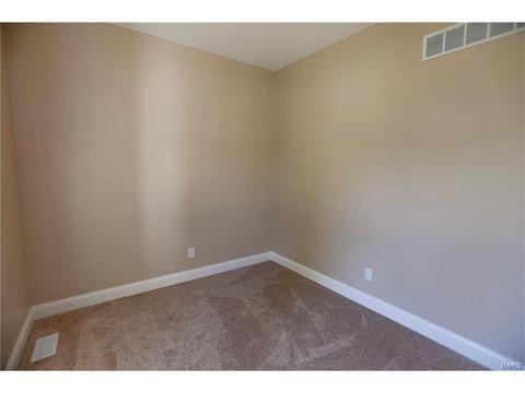 306 Essen Ln, Ballwin, MO 63021 photo 10