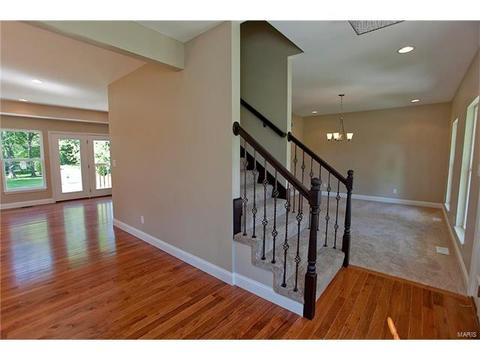306 Essen Ln, Ballwin, MO 63021 photo 8