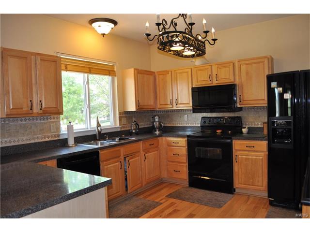 219 Windy Acres Estates Dr, Ballwin, MO 63021 photo 4