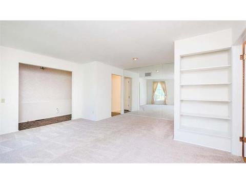 247 White Tree Ln, Ballwin, MO 63011 photo 12