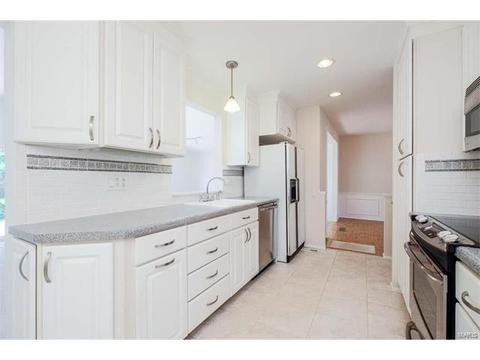 247 White Tree Ln, Ballwin, MO 63011 photo 16