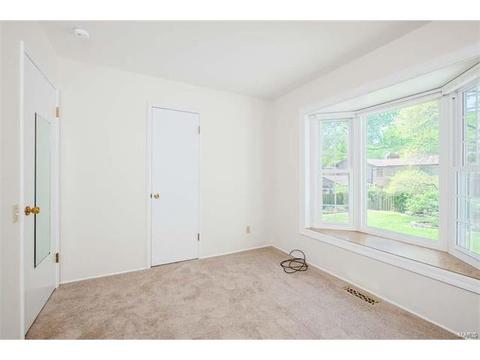 247 White Tree Ln, Ballwin, MO 63011 photo 20