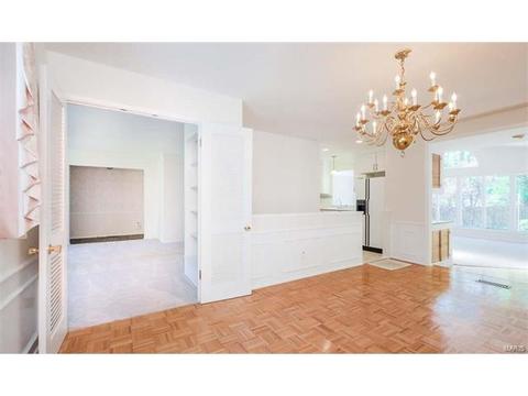 247 White Tree Ln, Ballwin, MO 63011 photo 10