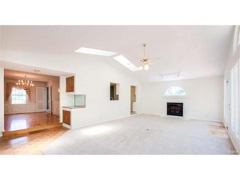 247 White Tree Ln, Ballwin, MO 63011 photo 7