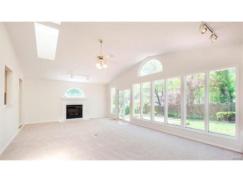 247 White Tree Ln, Ballwin, MO 63011 photo 8