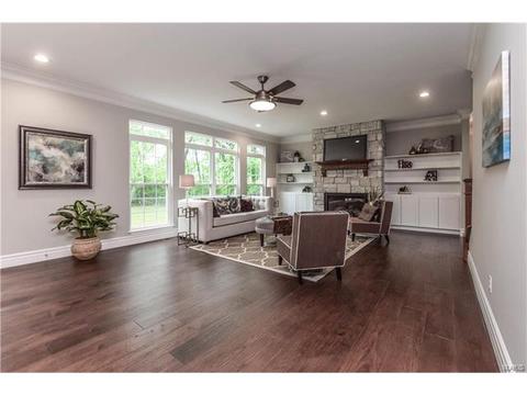 94 Augustine Rd, Eureka, MO 63025 photo 3