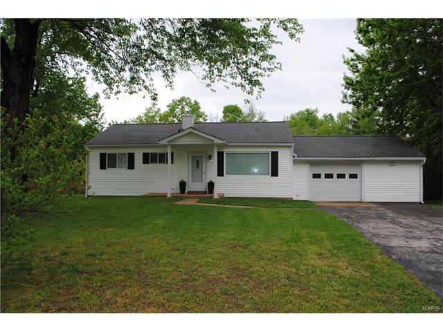 911 Coronet, Ballwin, MO 63011 photo 1