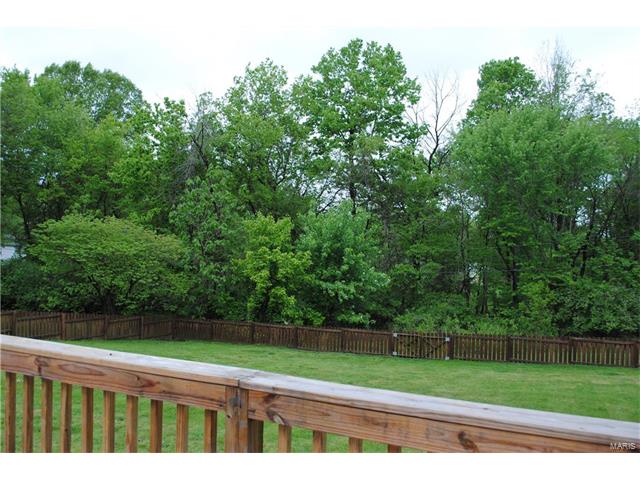911 Coronet, Ballwin, MO 63011 photo 14
