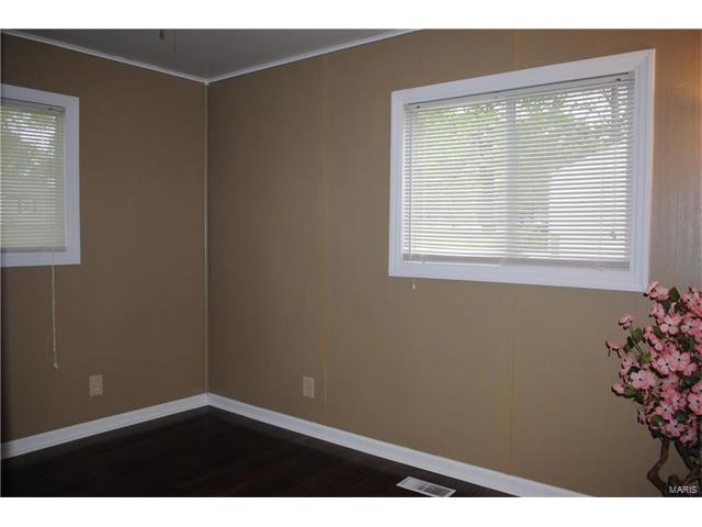 911 Coronet, Ballwin, MO 63011 photo 11