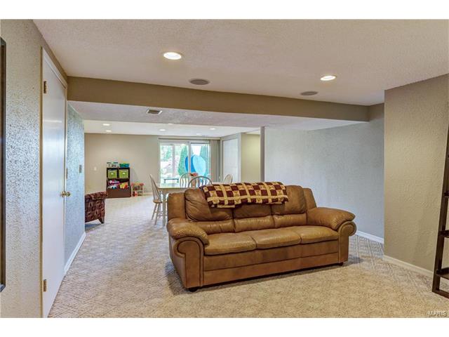 1020 Dutch Ml, Ballwin, MO 63011 photo 34