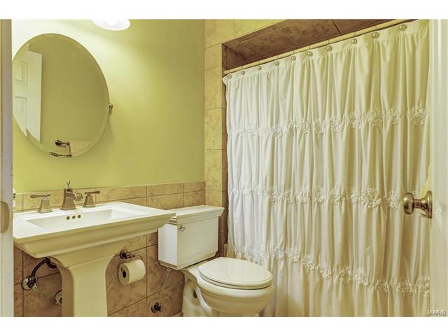 1020 Dutch Ml, Ballwin, MO 63011 photo 30