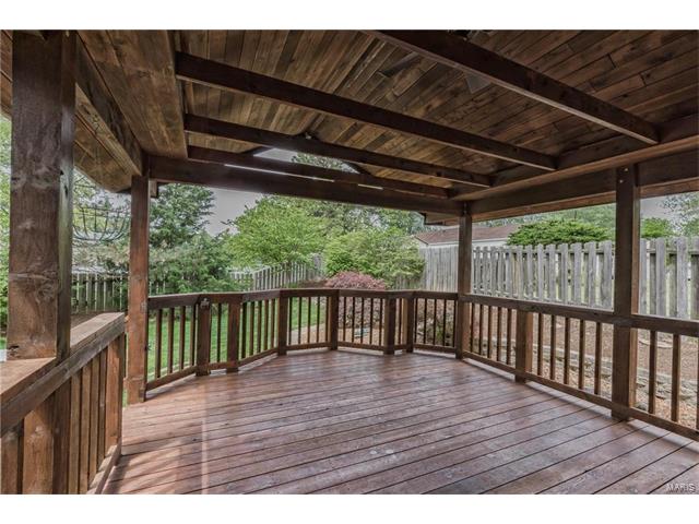 1035 Johanna Dr, Ballwin, MO 63021 photo 40