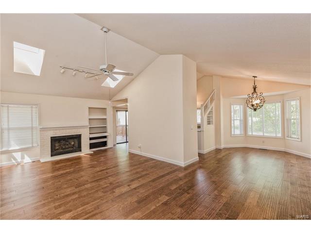 1035 Johanna Dr, Ballwin, MO 63021 photo 3