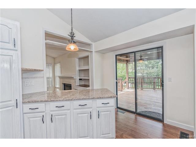 1035 Johanna Dr, Ballwin, MO 63021 photo 13