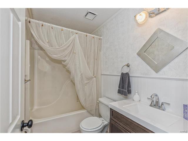 1035 Johanna Dr, Ballwin, MO 63021 photo 21