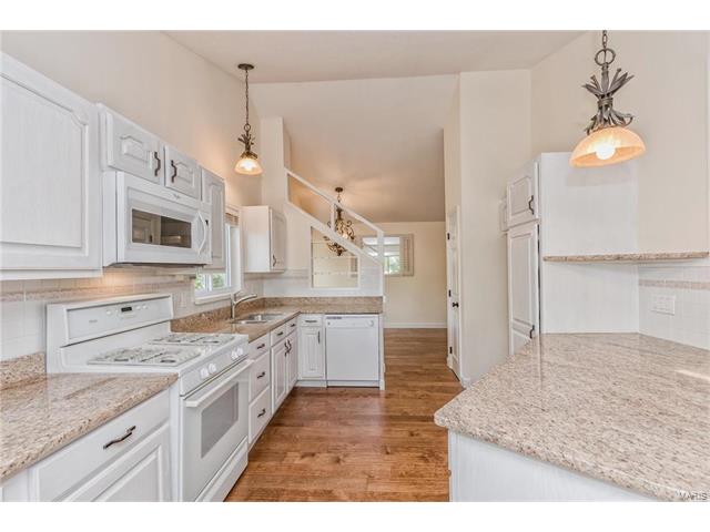 1035 Johanna Dr, Ballwin, MO 63021 photo 15