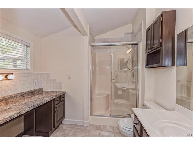 1035 Johanna Dr, Ballwin, MO 63021 photo 25