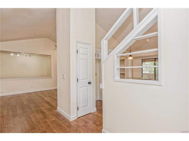 1035 Johanna Dr, Ballwin, MO 63021 photo 18