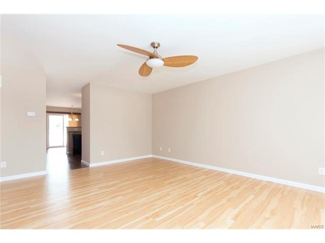 225 Crystal Ridge Dr, O'fallon, MO 63366 photo 3