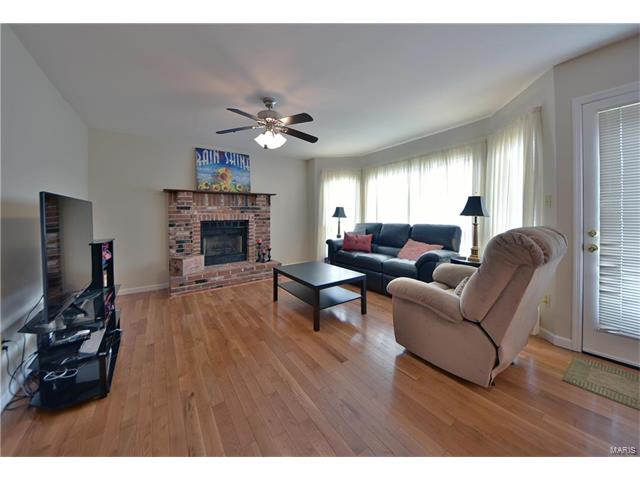 1539 Apple Way Ct, Ballwin, MO 63021 photo 4