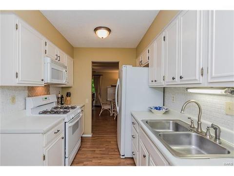 715 Knickerbacker Dr, Ballwin, MO 63021 photo 10