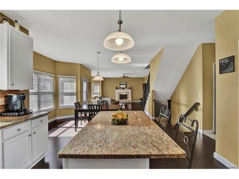 606 Legends Blfs, Eureka, MO 63025 photo 17