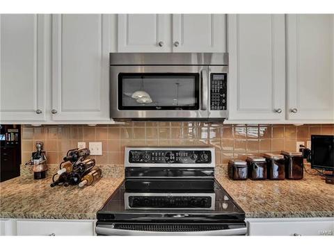 606 Legends Blfs, Eureka, MO 63025 photo 19