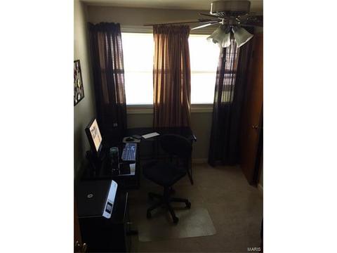 676 Bagnell, Saint Louis, MO 63137 photo 16